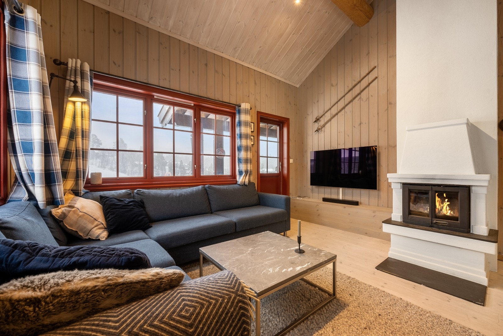 Leiligheten er møbleringsvennlig, med plass til sofagruppe, TV-møblement og spiseplass. Galleribilde