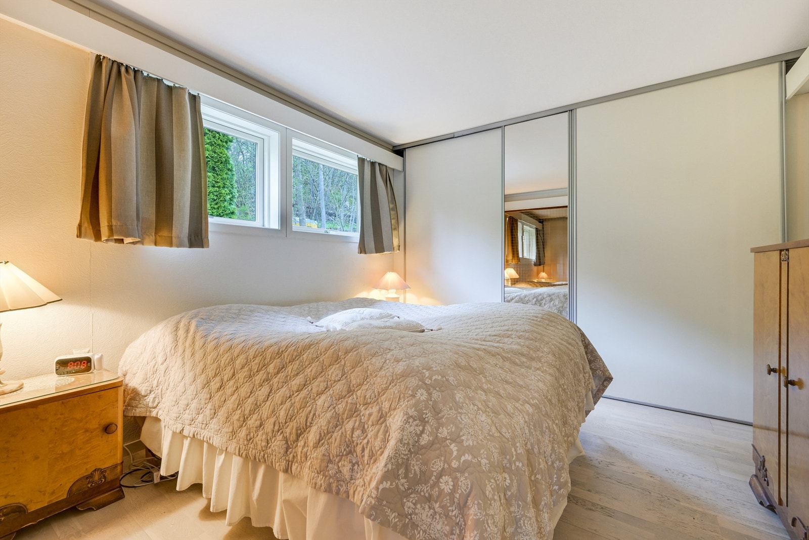 Soverom med garderobe. Galleribilde