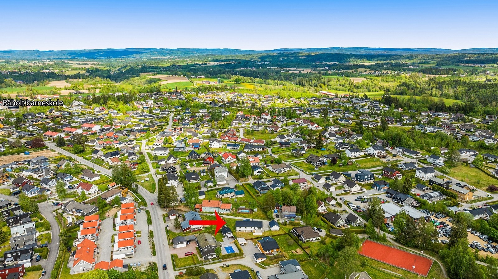 Boligen har en rolig og tilbaketrukket beliggenhet med kort vei til sentrum og alt det har å by på. Galleribilde