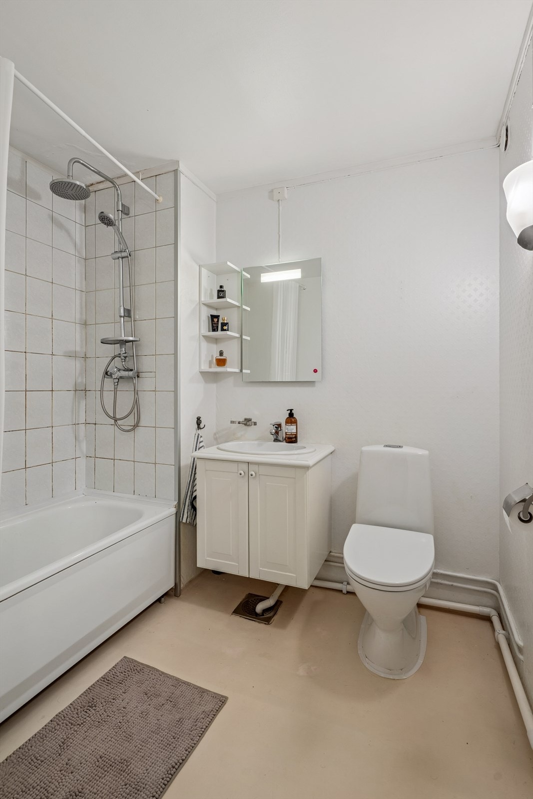 Her er det enkel standard og nøytrale farger. Galleribilde