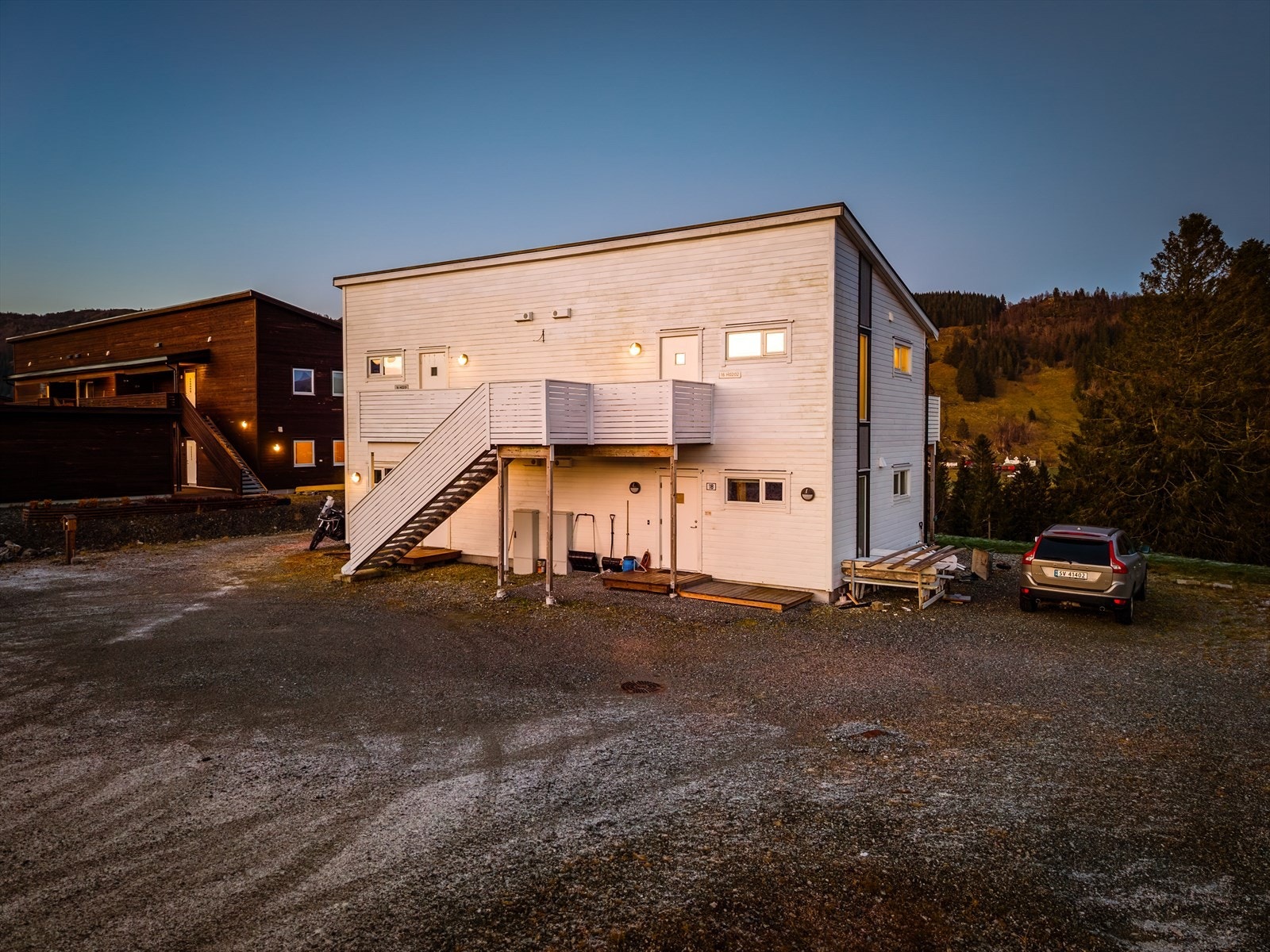 Leiligheten ligger i øverste etasje på høyre side. Galleribilde