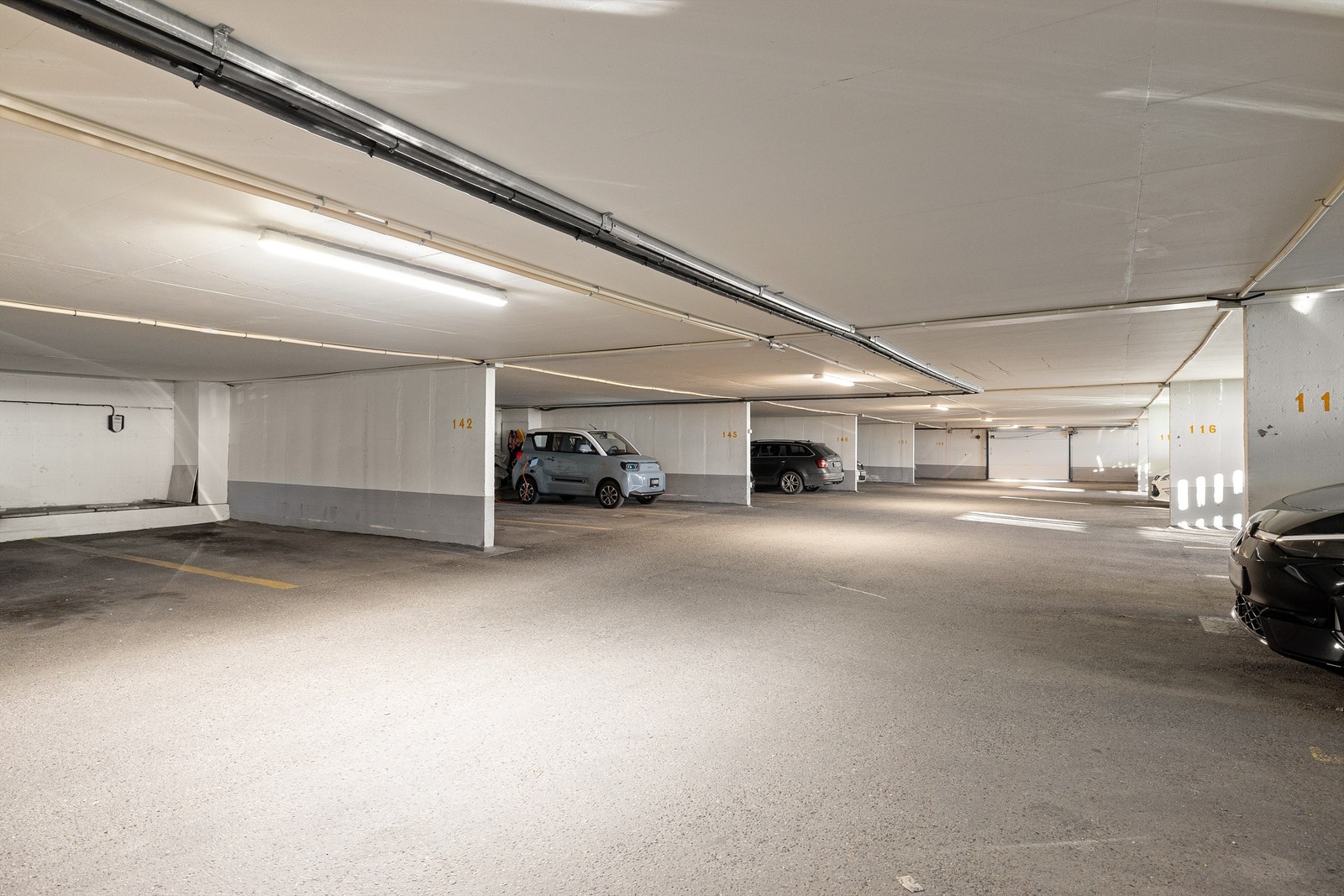 Garasjeplass i felles garasjeanlegg. Galleribilde