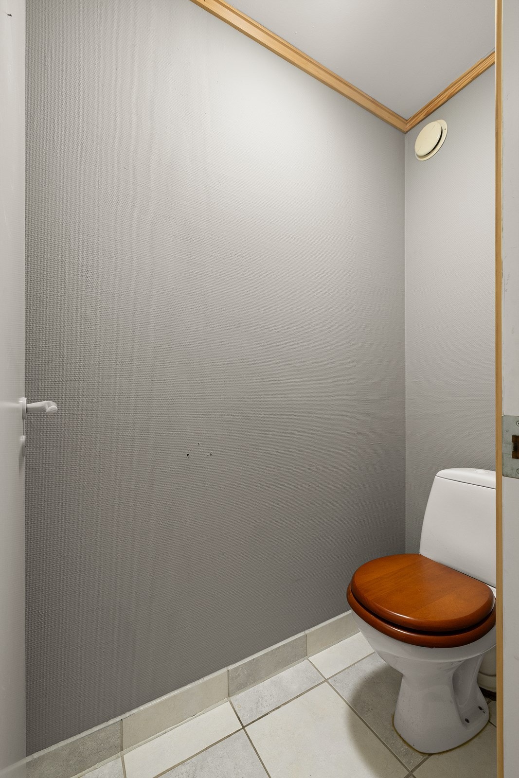 Toalettrommet ligger i tilknytning til vaskerommet. Galleribilde