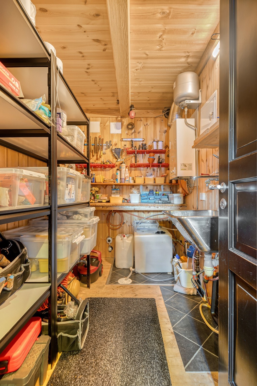 Redskaps- og teknisk bod i tilknytning til hytta Galleribilde