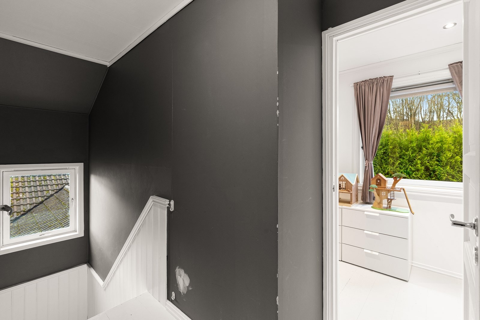 Trappeoppgang fra 1.etg til 2.etg Galleribilde