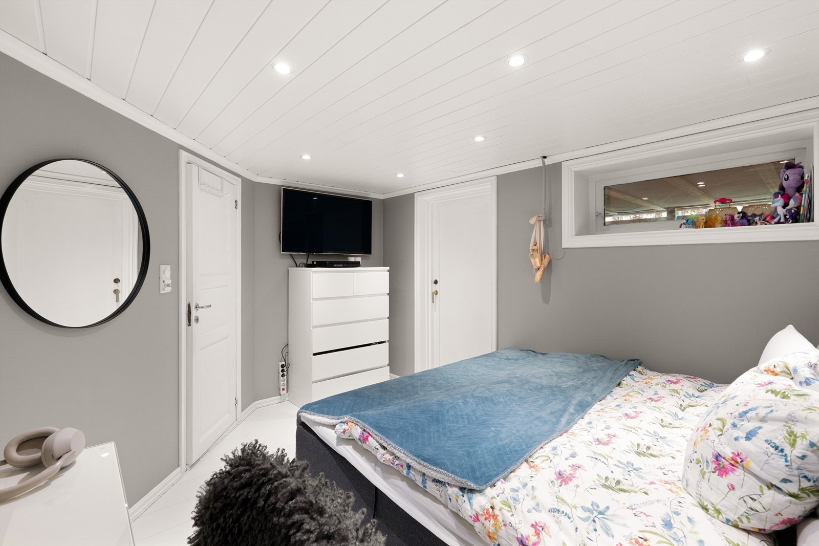 Direkte tilgang til uteområde via kjellerdør Galleribilde