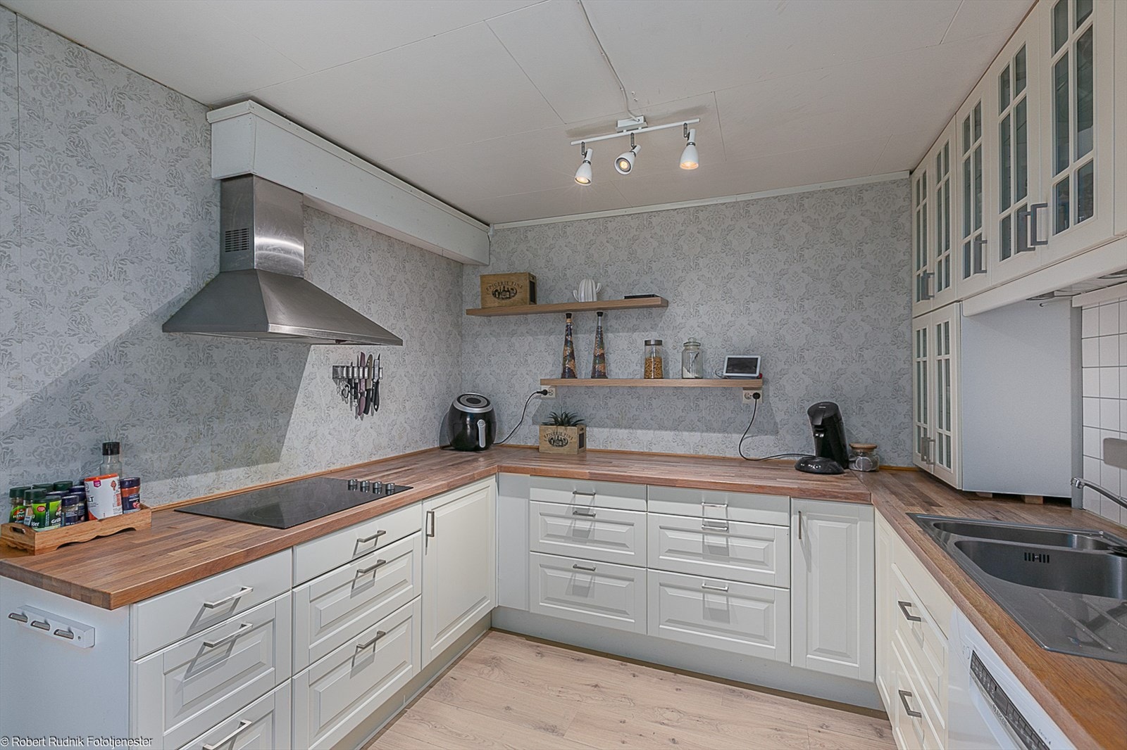 Godt med oppbevaring i innredningen. Galleribilde