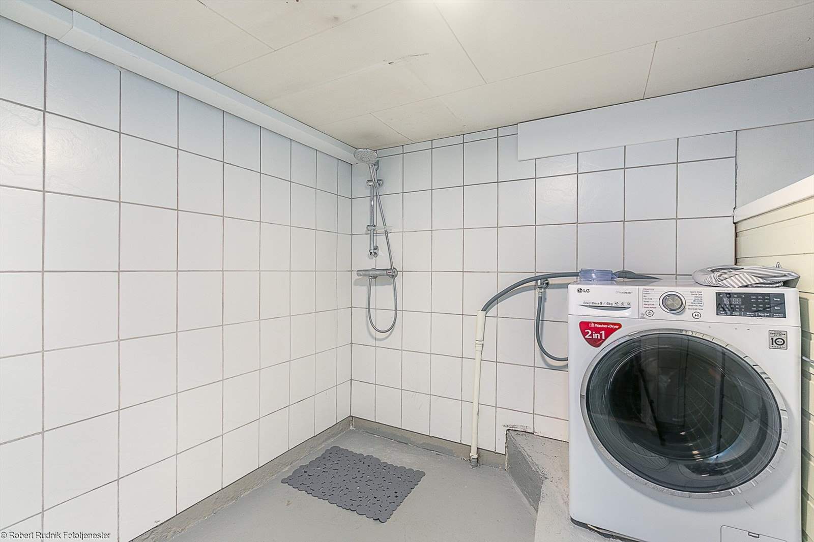 Vaskerom med dusjnisje. Galleribilde