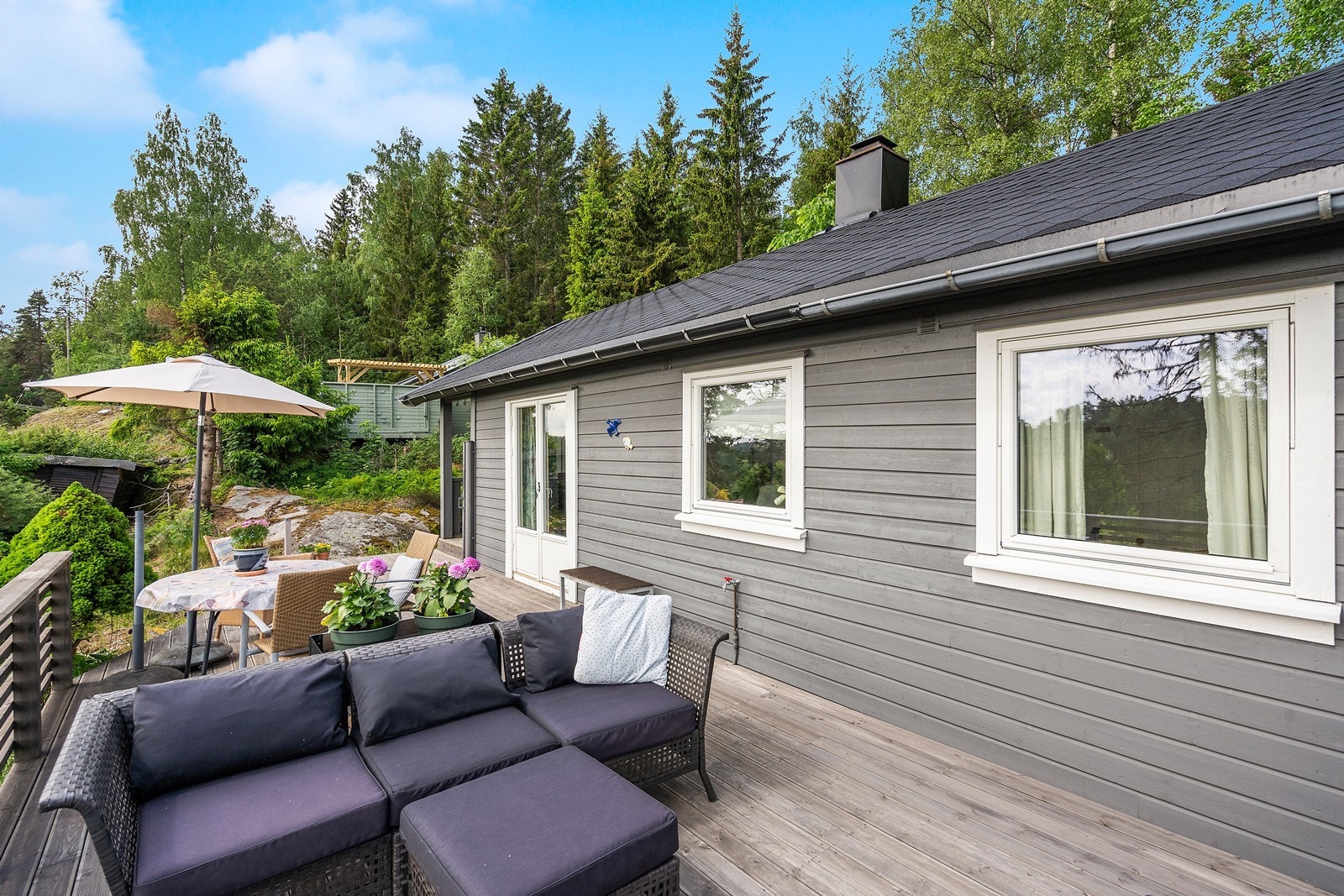 Fin uteplass Galleribilde