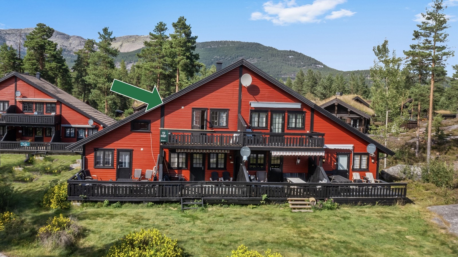 Leiligheten ligger flott til i 2. etasje og fremste rekke mot alpinanlegget Galleribilde