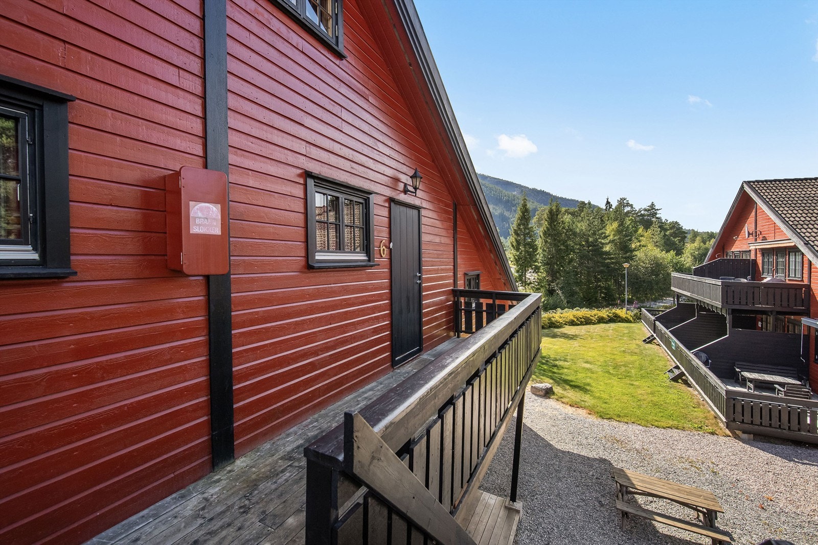 Utvendig trappeadkomst til leiligheten Galleribilde