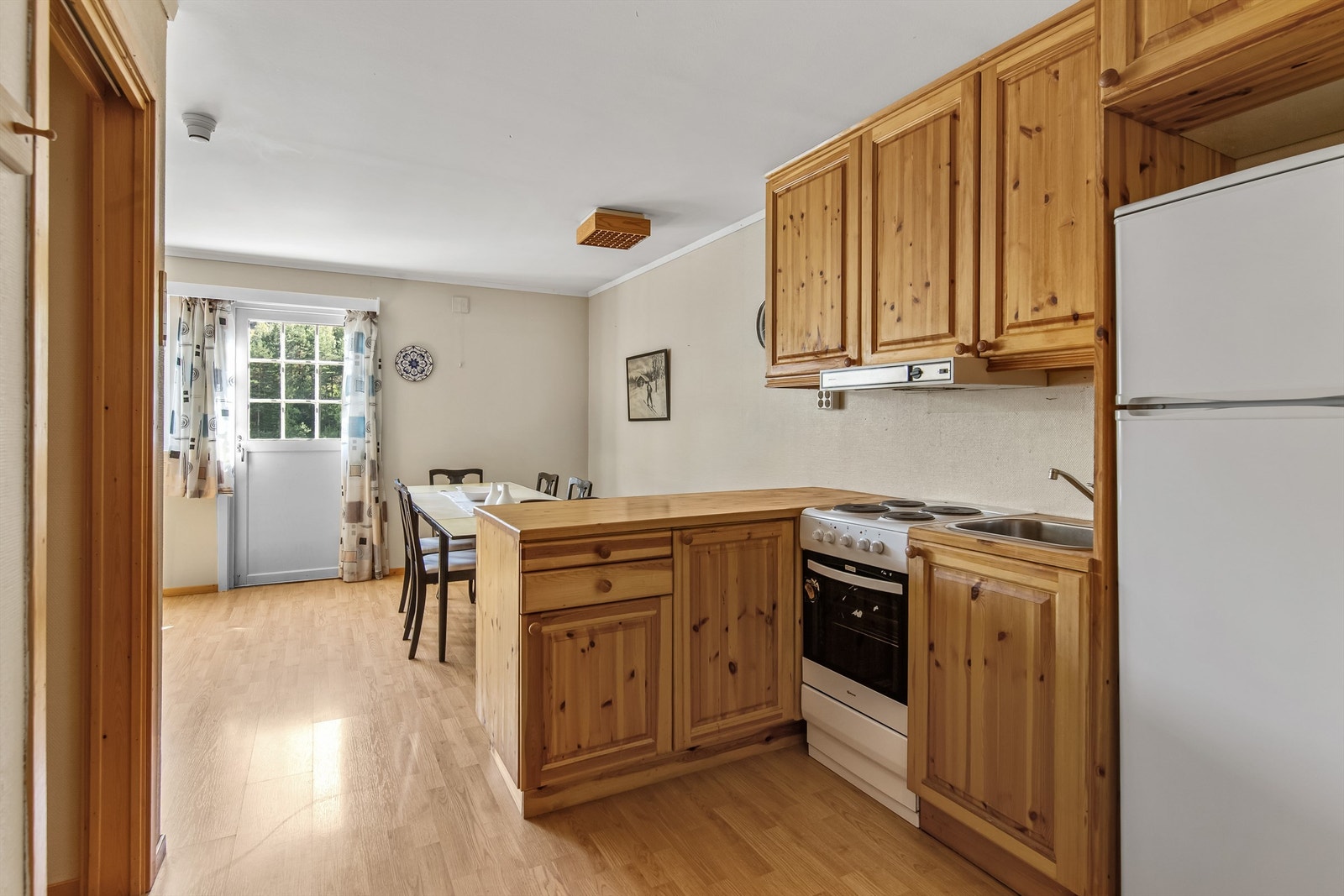 Hvitevarer på kjøkken medfølger Galleribilde