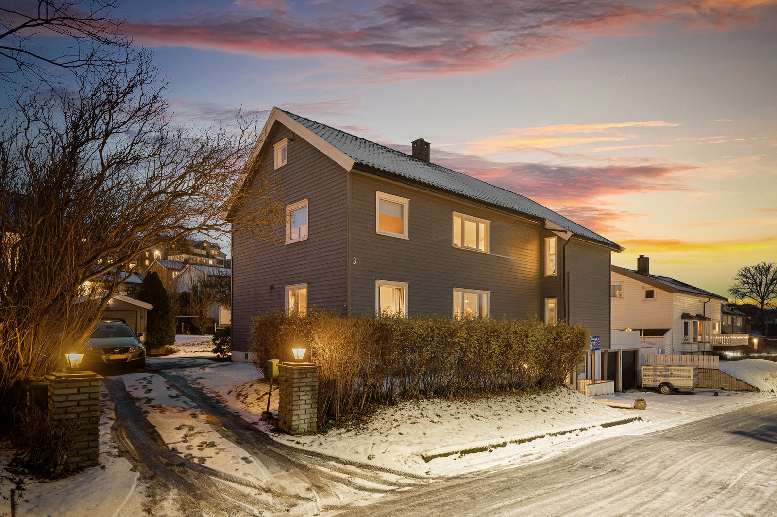 EiendomsMegler 1 v/Anton Kopreitan har gleden av presentere en innholdsrik halvpart av 2 mannsbolig på Persaunet. Galleribilde