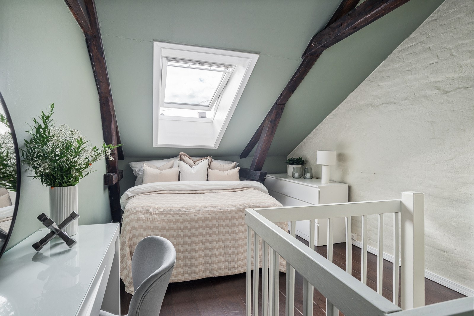 4. etasje: et fleksibelt rom som kan benyttes som leilighetens tredje soverom eller en ekstra stue Galleribilde