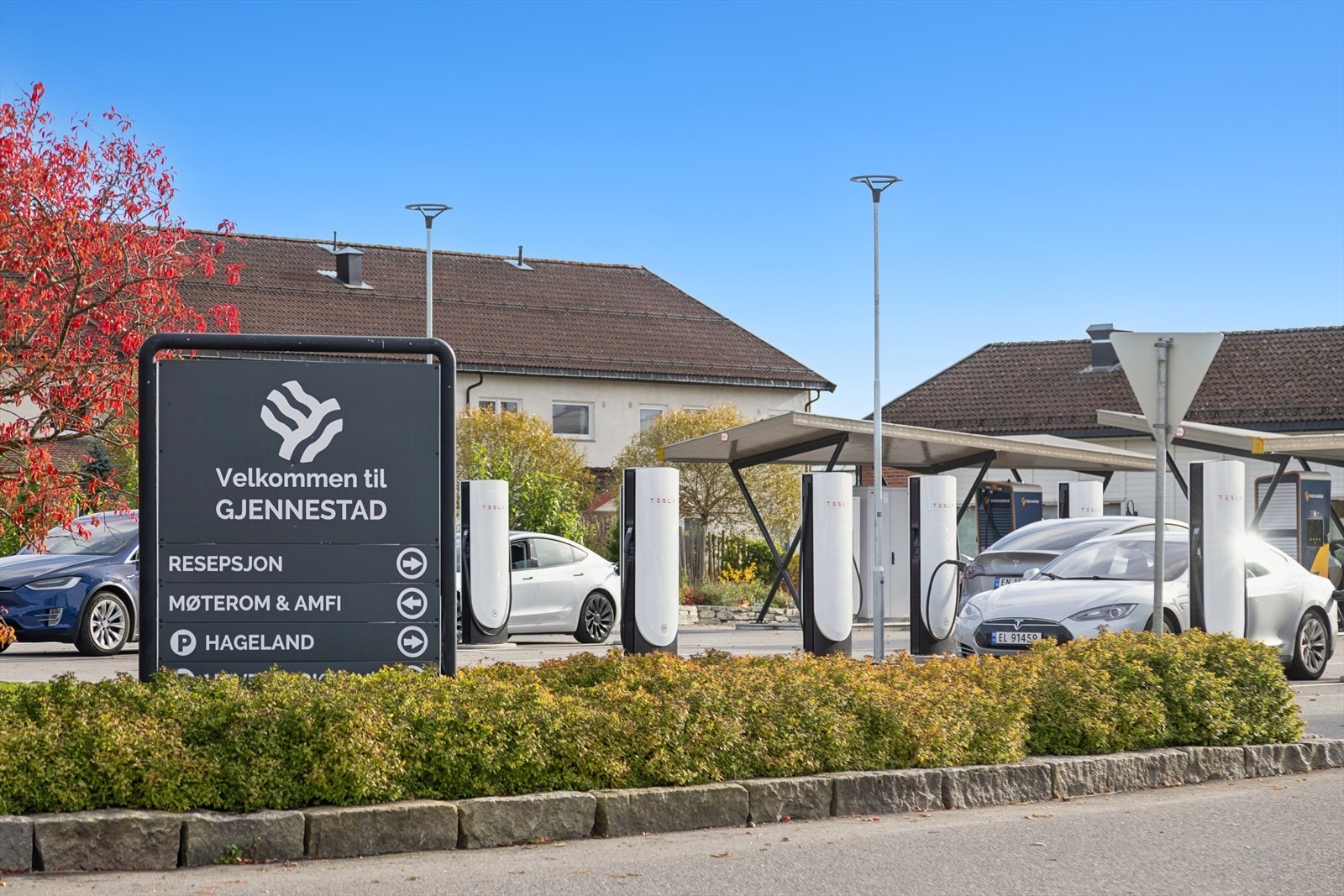 Flere lademuligheter på Gjennestad. Galleribilde