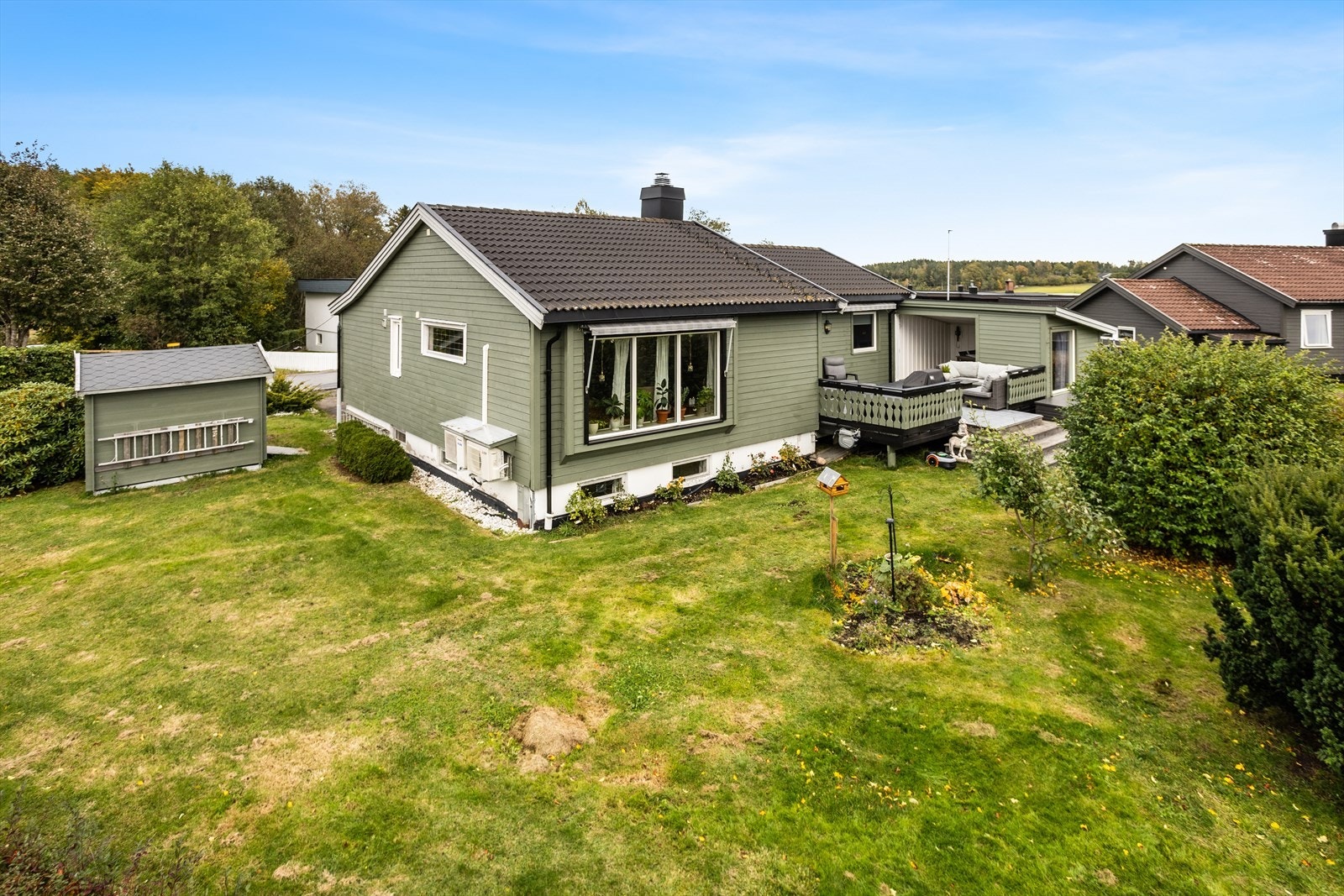 Hagen er romslig og inviterer til lek og hygge. Galleribilde