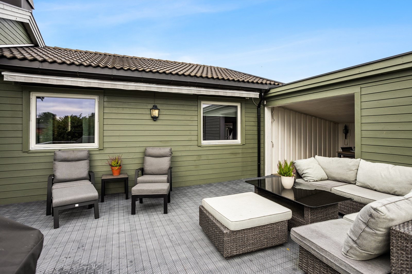 Terrassen er på ca. 43 kvm. Galleribilde