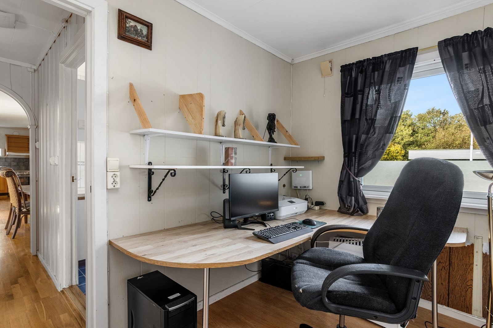 Soverom 2 er i dag innredet som kontor. Galleribilde