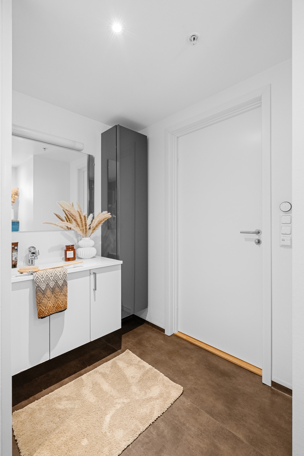 God oppbevaringsplass i servant og skap Galleribilde