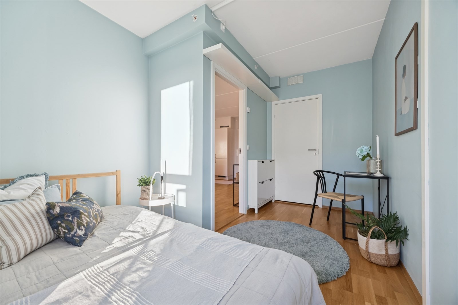 Hovedosverommet er utstyrt med walk-in/ Omkledningsrom. Galleribilde