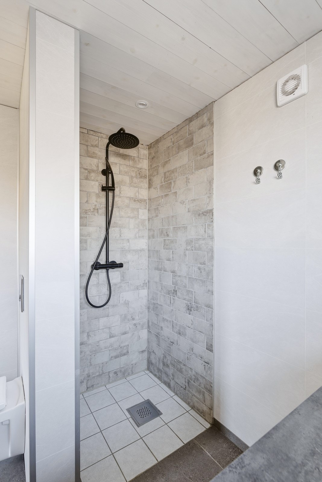 Dusjhjørne. Galleribilde