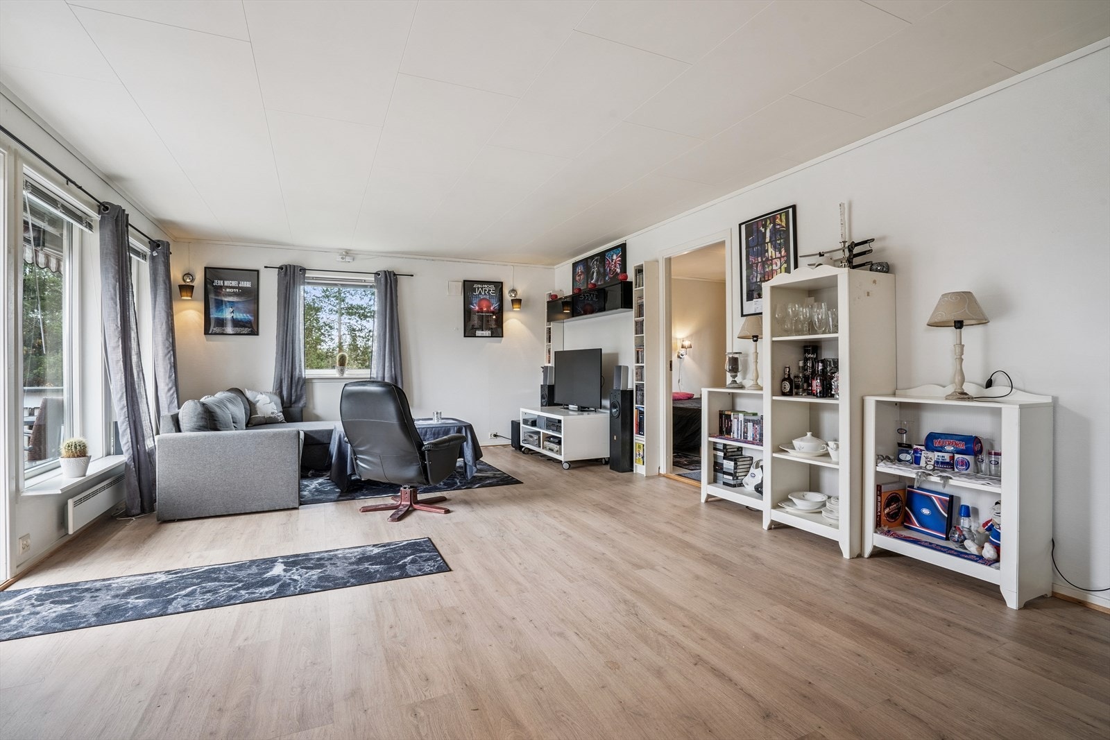 Fra stua er det adkomst til soverommet. Galleribilde