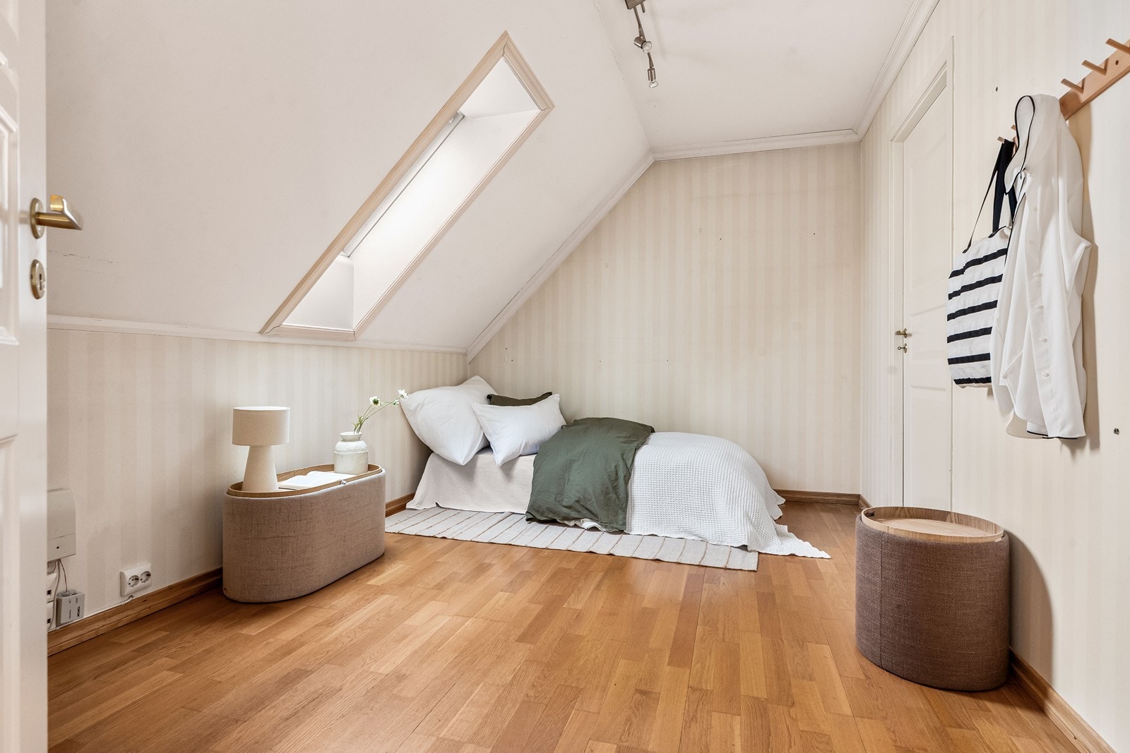 Soverom 2.etg, med walk in Galleribilde