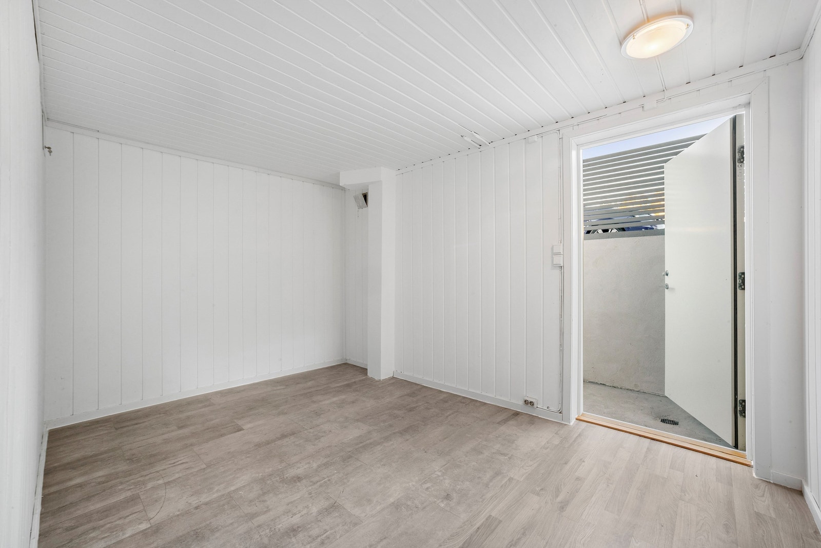 Egen inngang til underetasjen Galleribilde