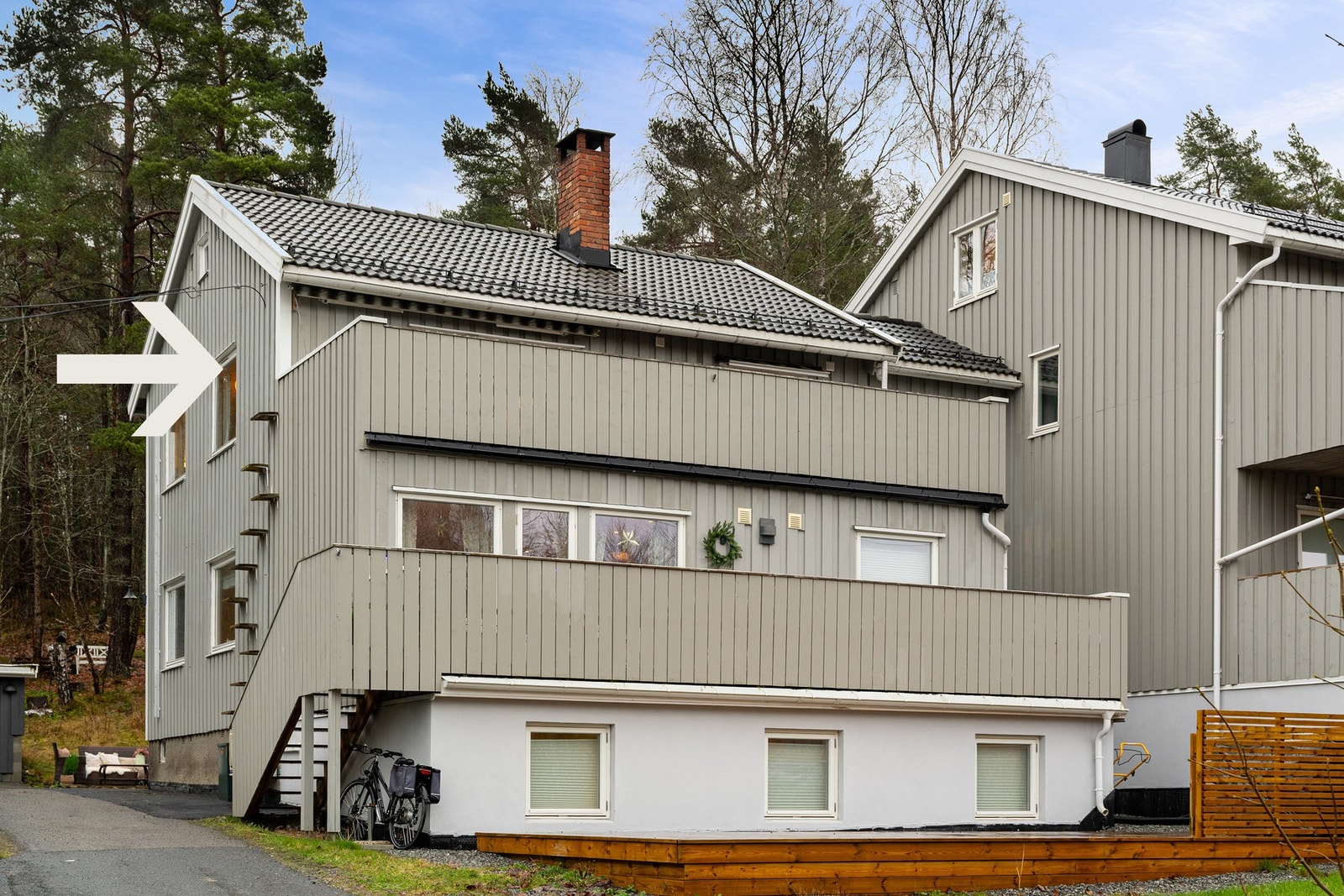 Leiligheten ligger i byggets 2. etasje. Det er gode utbyggingsmuligheter i denne boligen* Se info i salgsoppgaven. Galleribilde