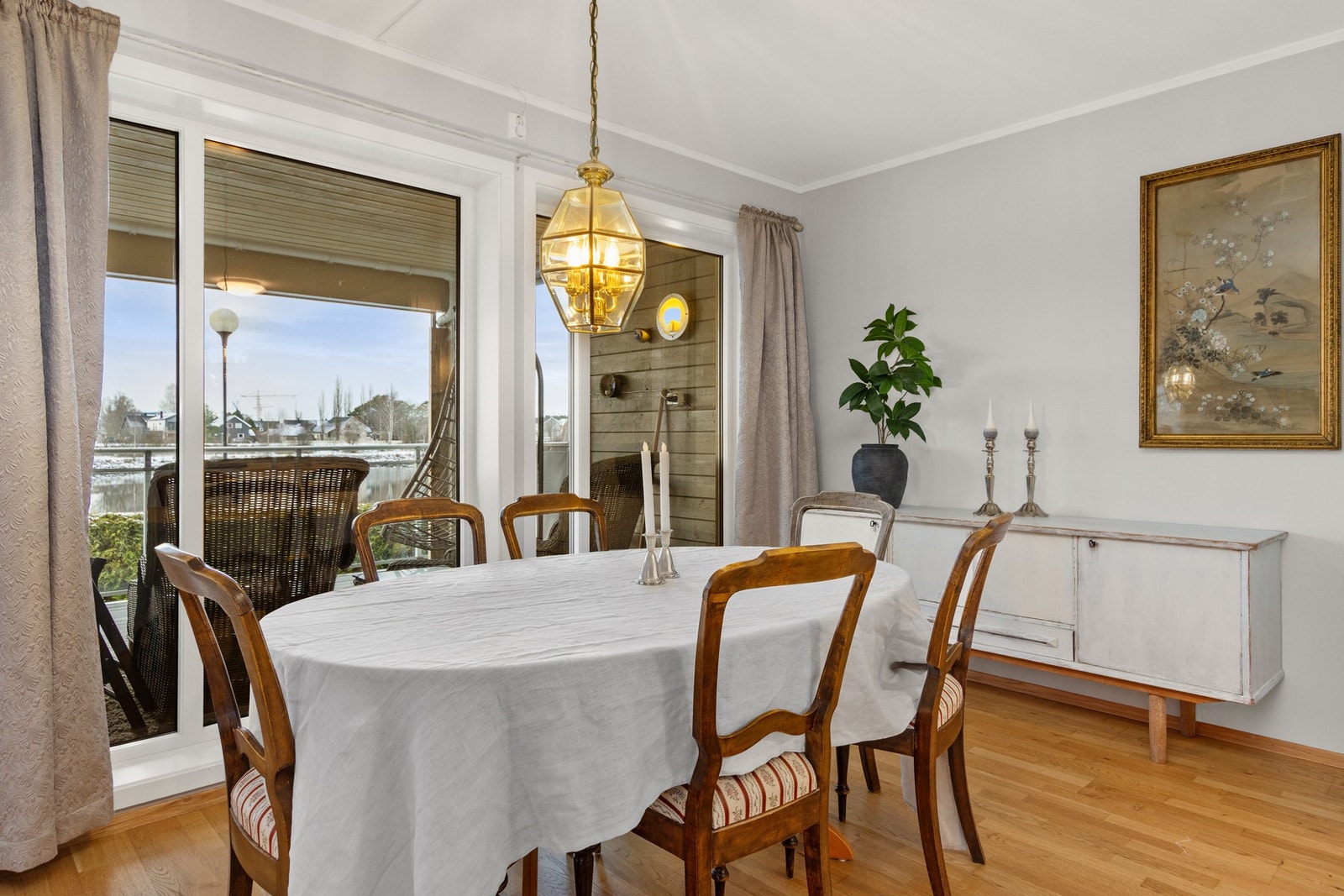 Spisestue. Galleribilde