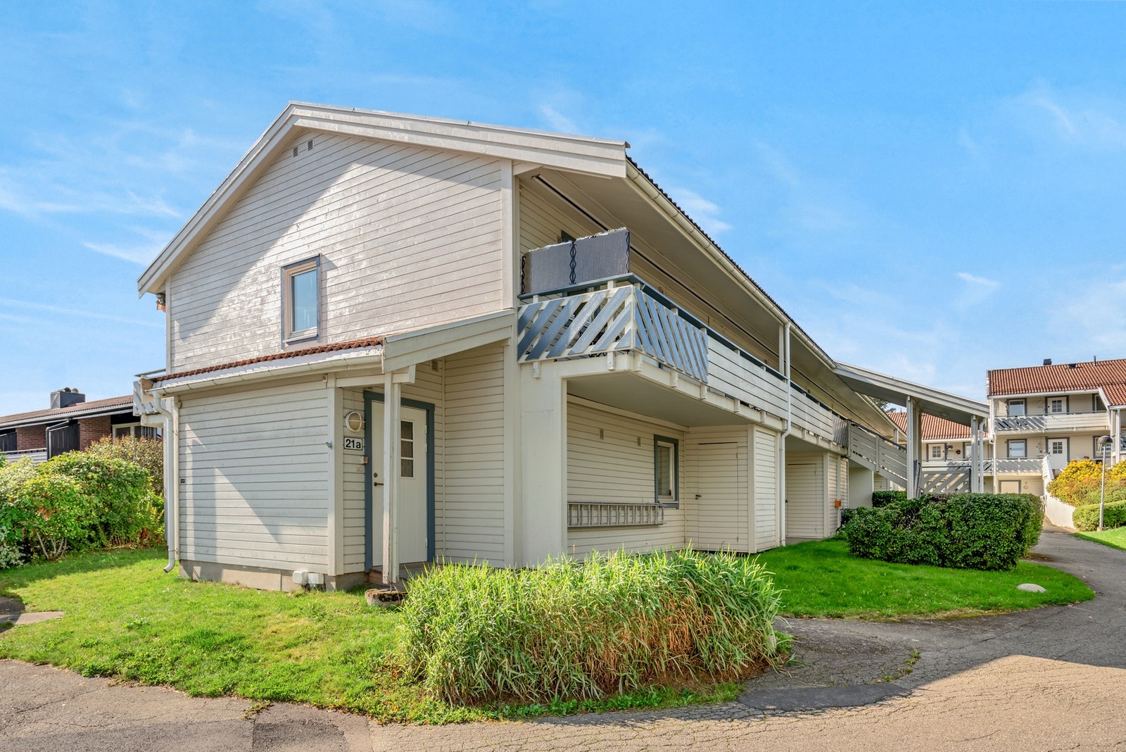 Østbygrenda borettslags selskapslokale er nå til salgs. Lokalet kan potensielt omgjøres fra fellesareal til andelsbolig, så snart som mulig etter at ny eier har overtatt. Galleribilde