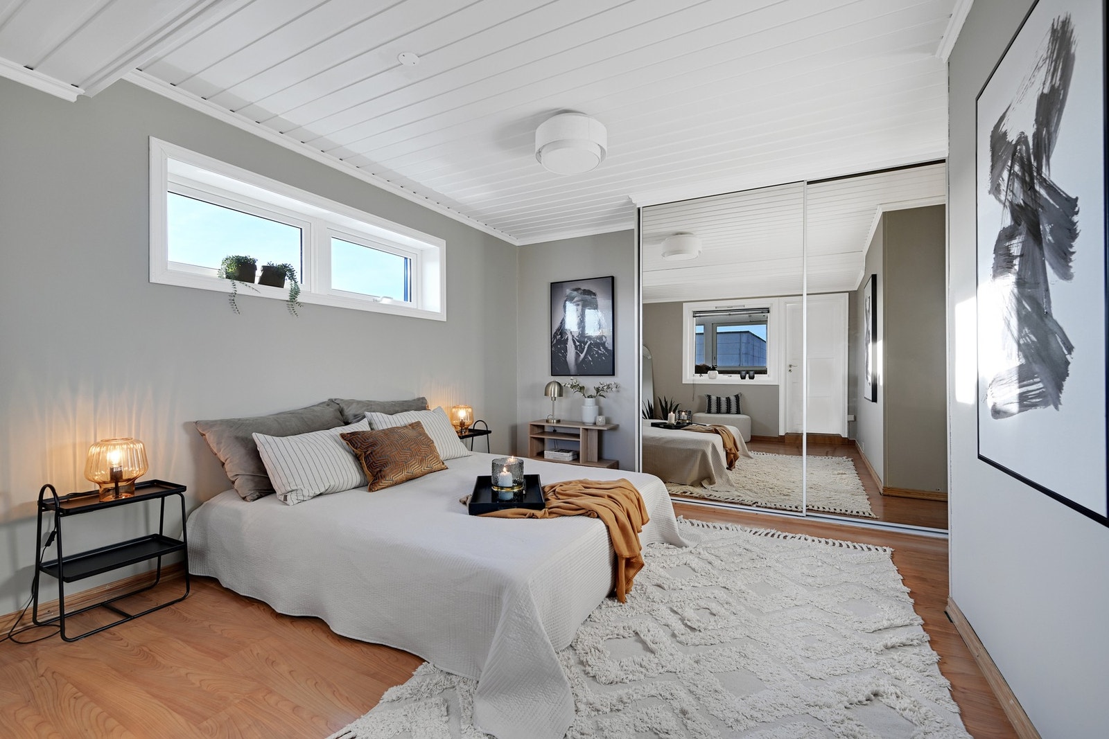 Hovedsoverommet er malt opp og har fått nytt overlysvindu Galleribilde