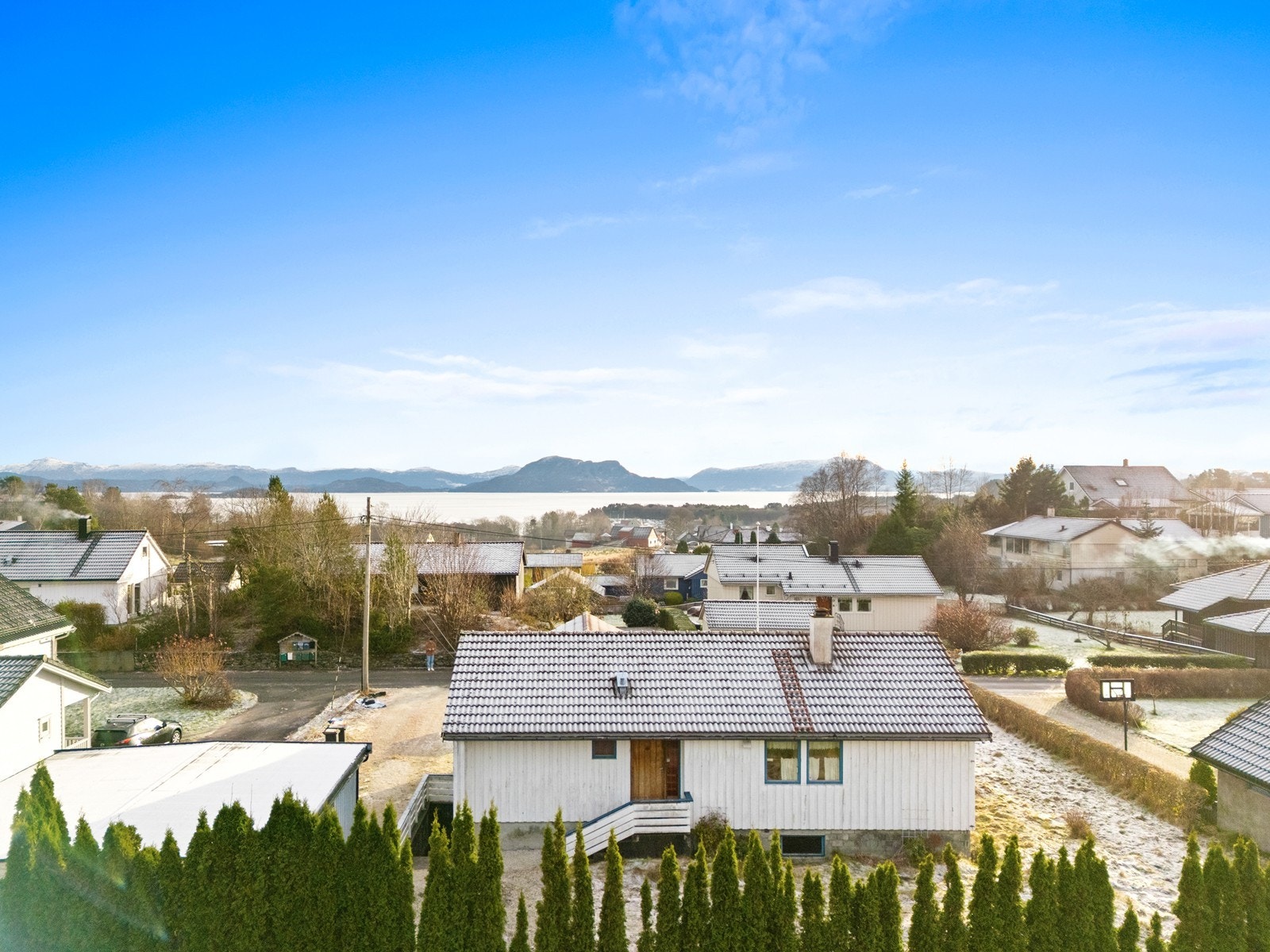 Attraktiv beliggenhet i barnevennlig og populært boligområde. Galleribilde