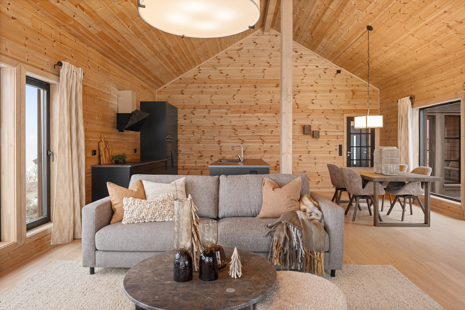 Sosialt med åpen stue og kjøkkenløsning. Galleribilde