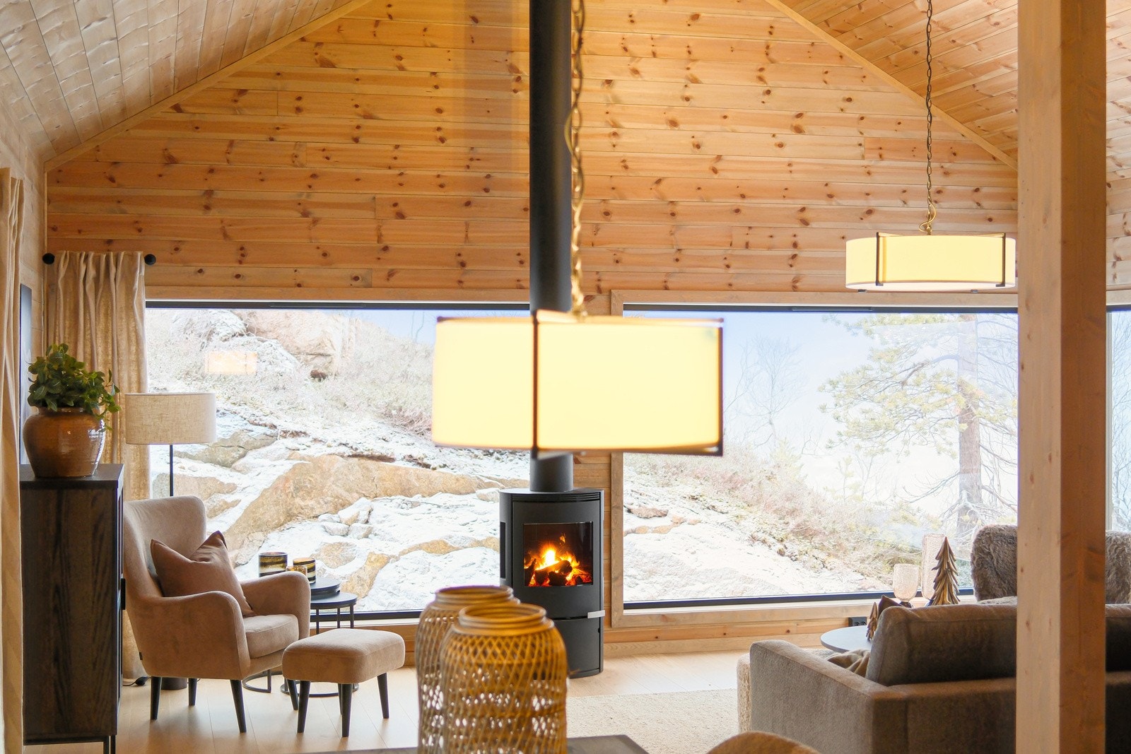 Store vindusflater tar deg tettere på naturen. Galleribilde