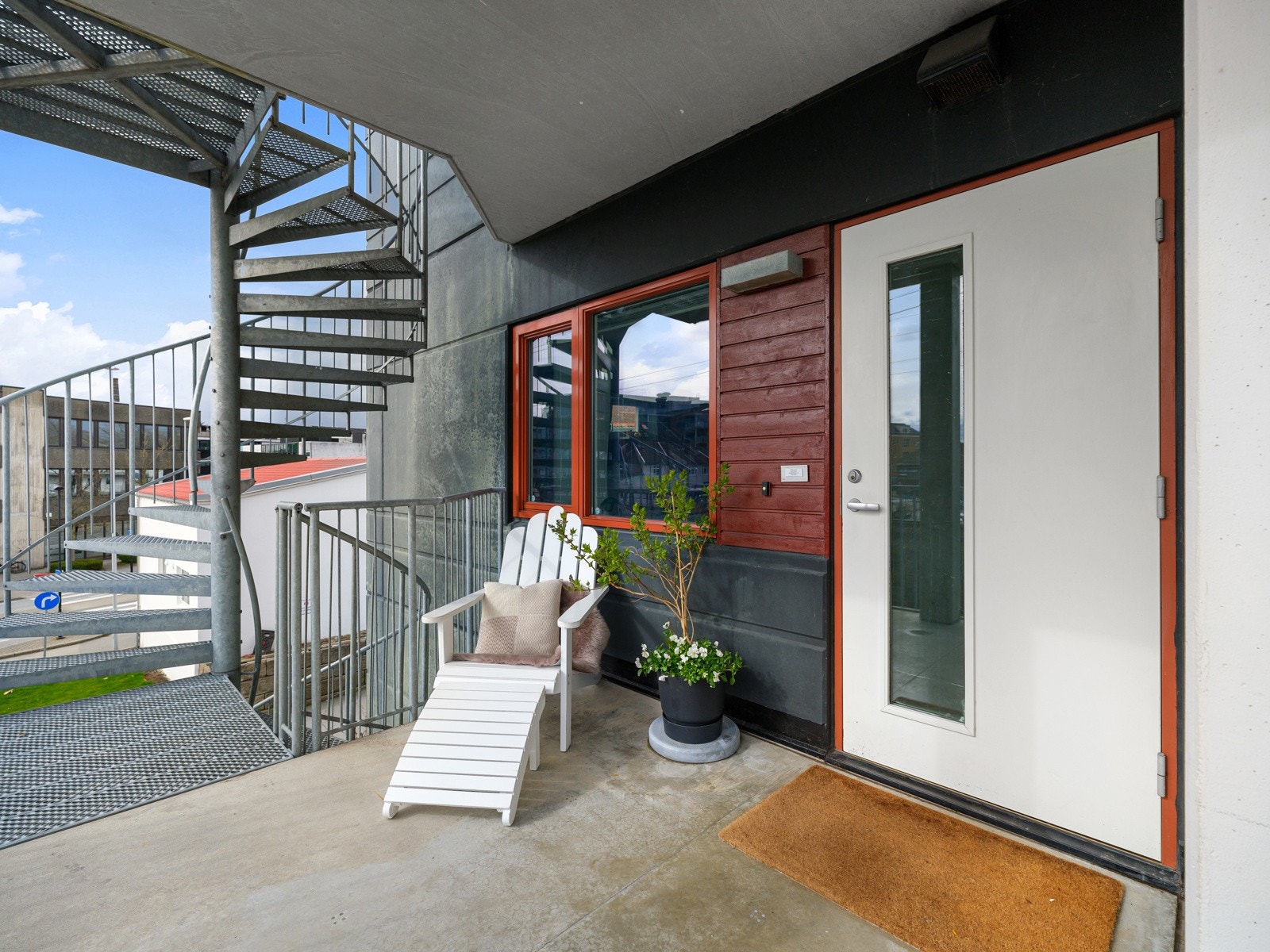 Inngangsparti. Galleribilde