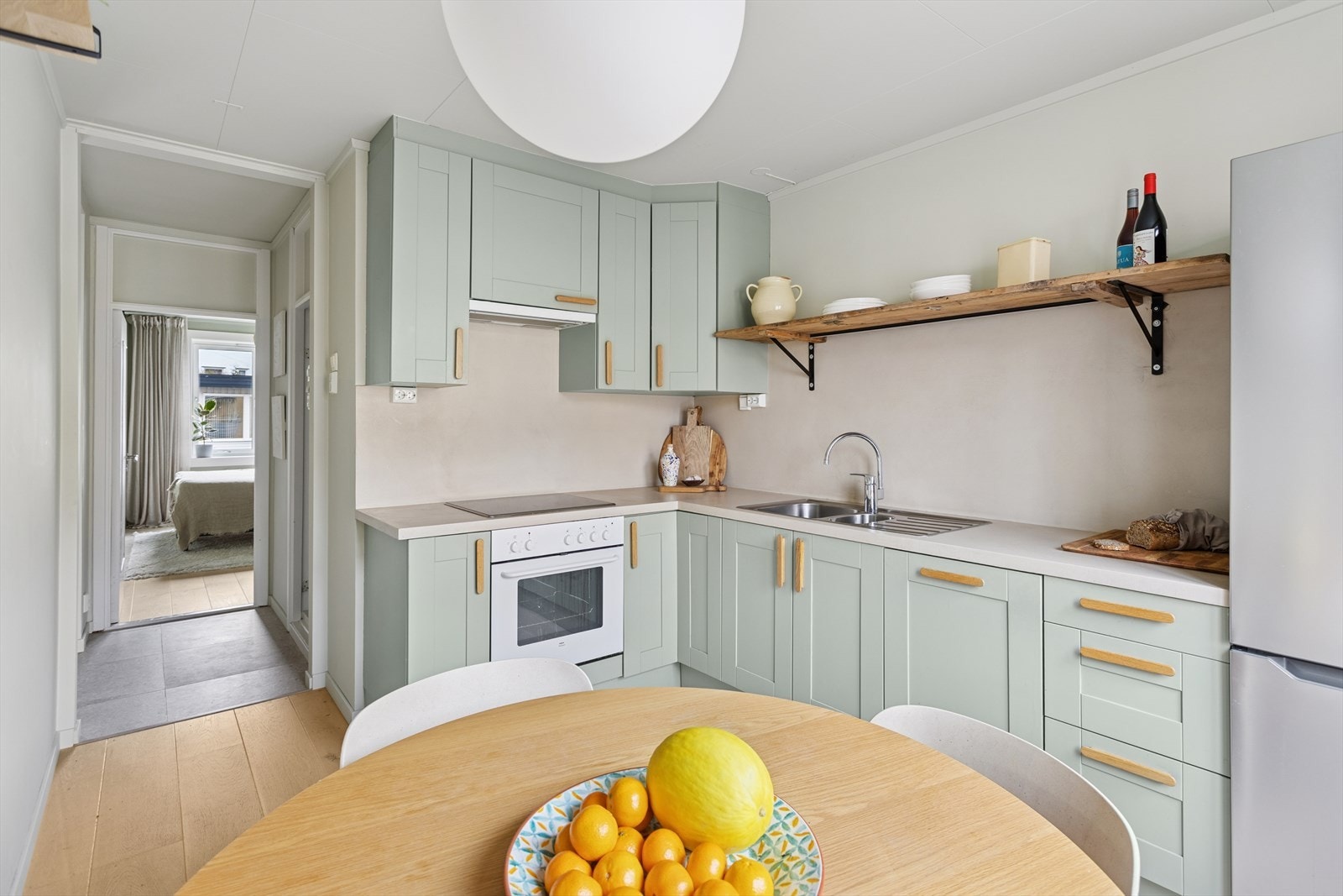 Alt av hvitevarer medfølger. Galleribilde