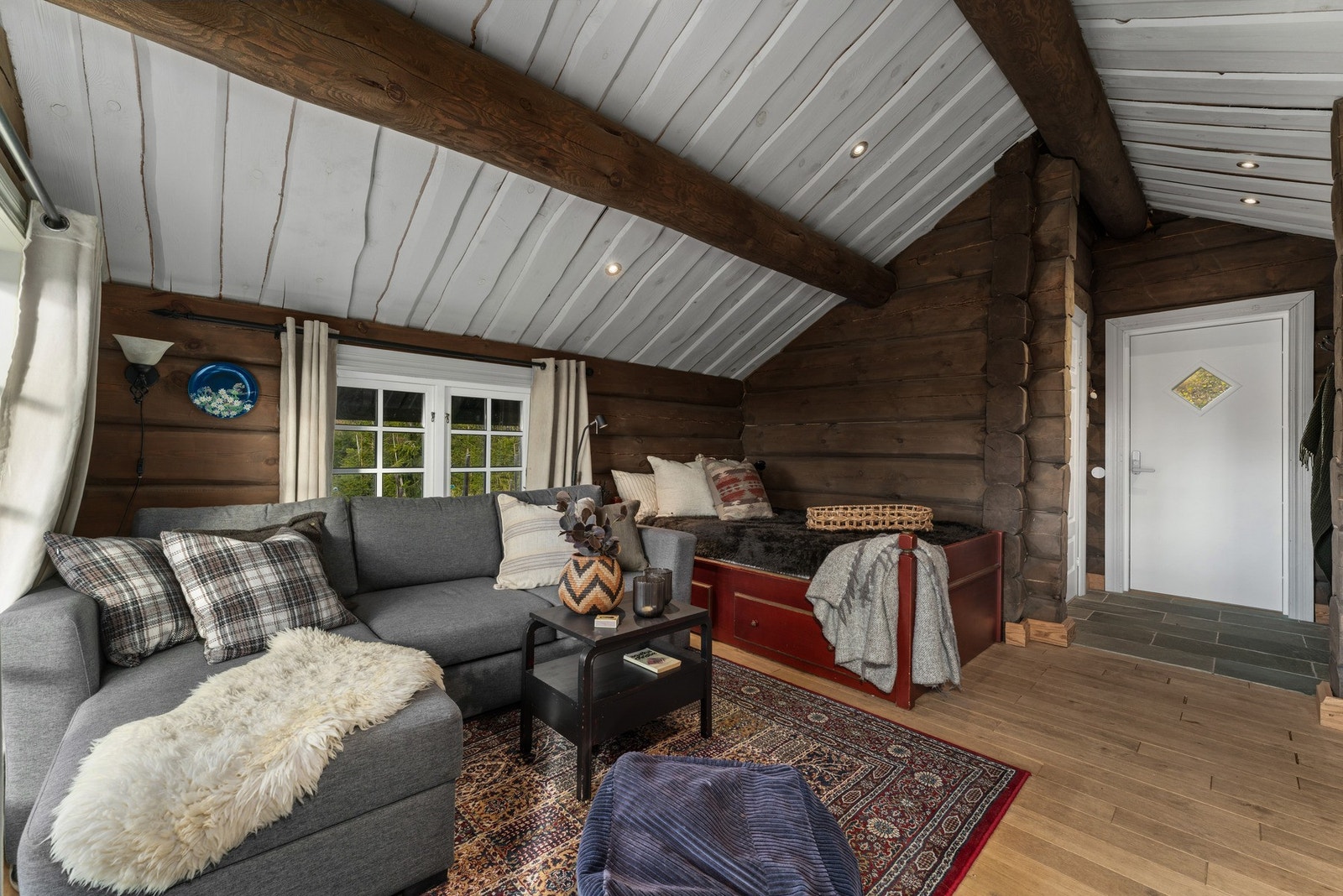 Anneks med høy standard og gjennomført hyttestil. Galleribilde