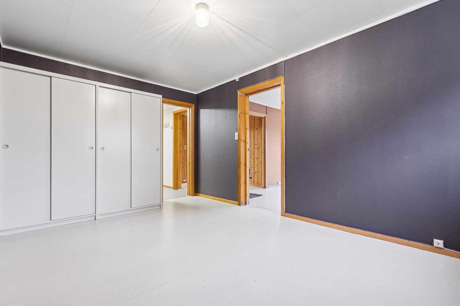 Boligens soverom er av god størrelse og kan enkelt innredes etter ønske og behov. Galleribilde