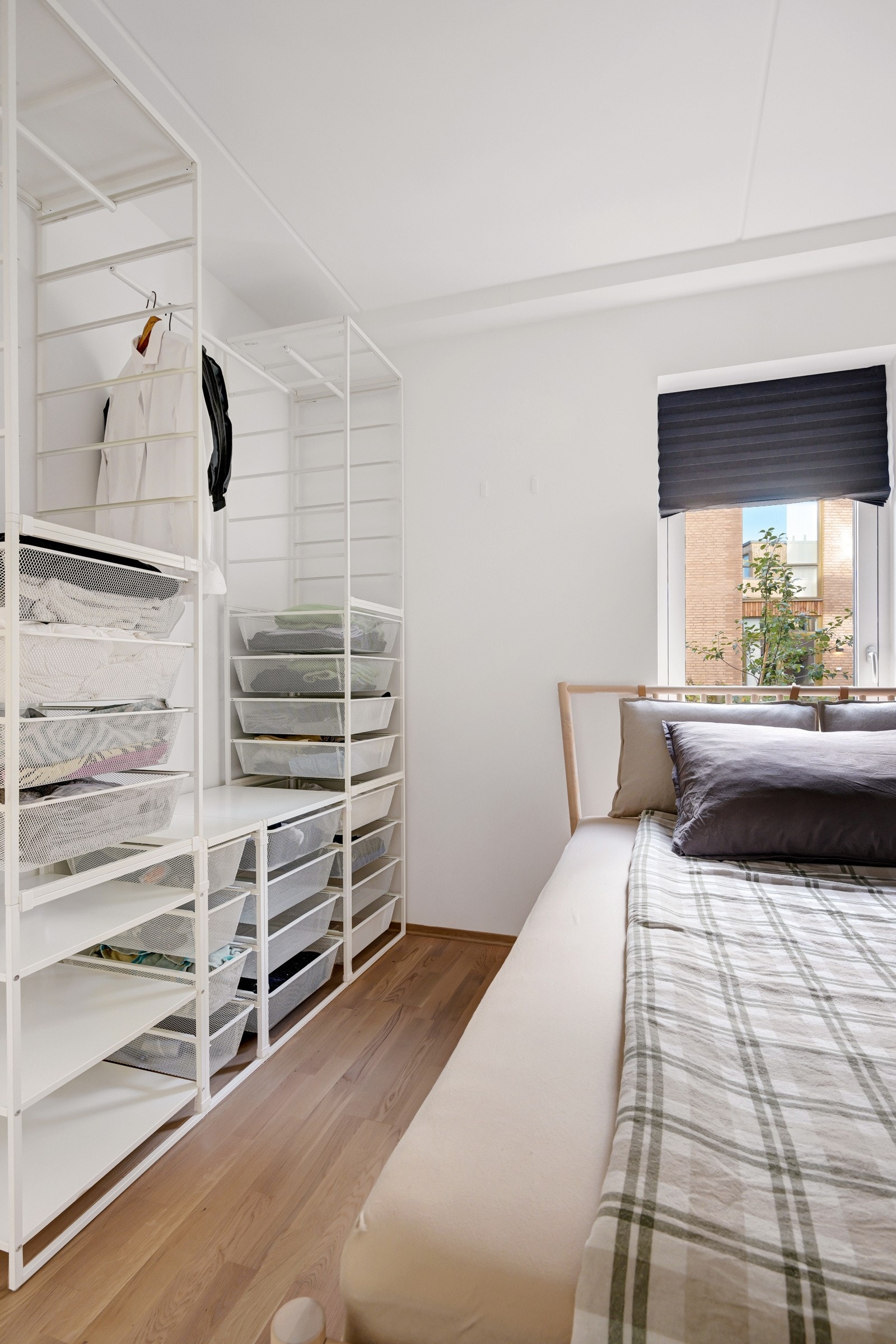 Godt med plass til hyller og oppbevaring Galleribilde