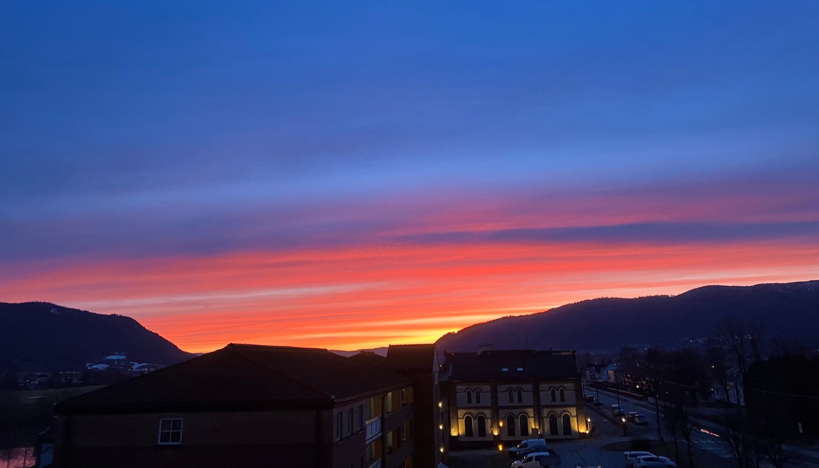 Her kan du få med deg mange eventyrlige solnedganger mot Eikerbygdene (selgers private bilde) Galleribilde