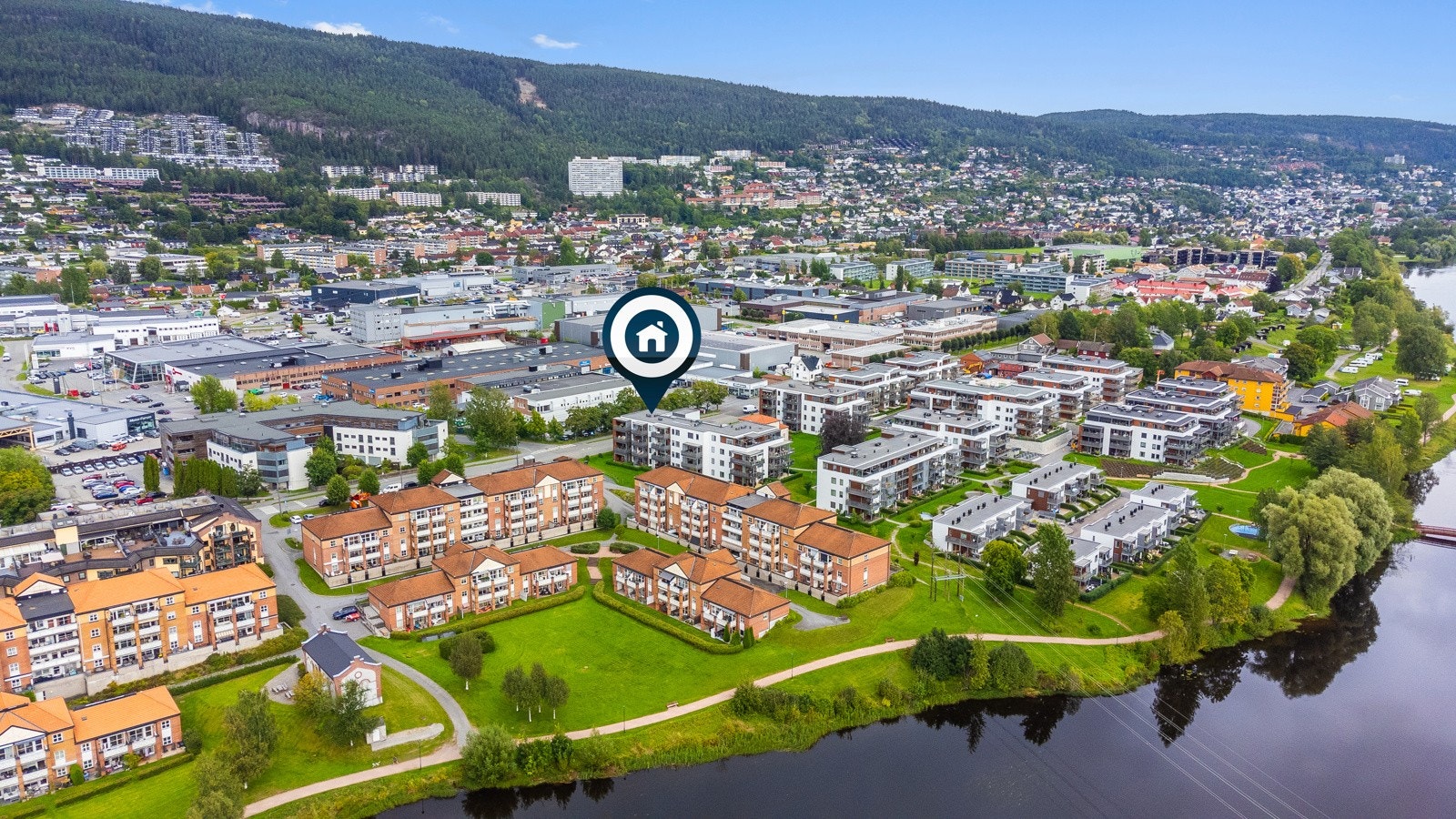 Leiligheten har en svært sentral beliggenhet på Åssiden med gangavstand på flat mark til bussholdeplass, dagligvare og mye mer! Galleribilde