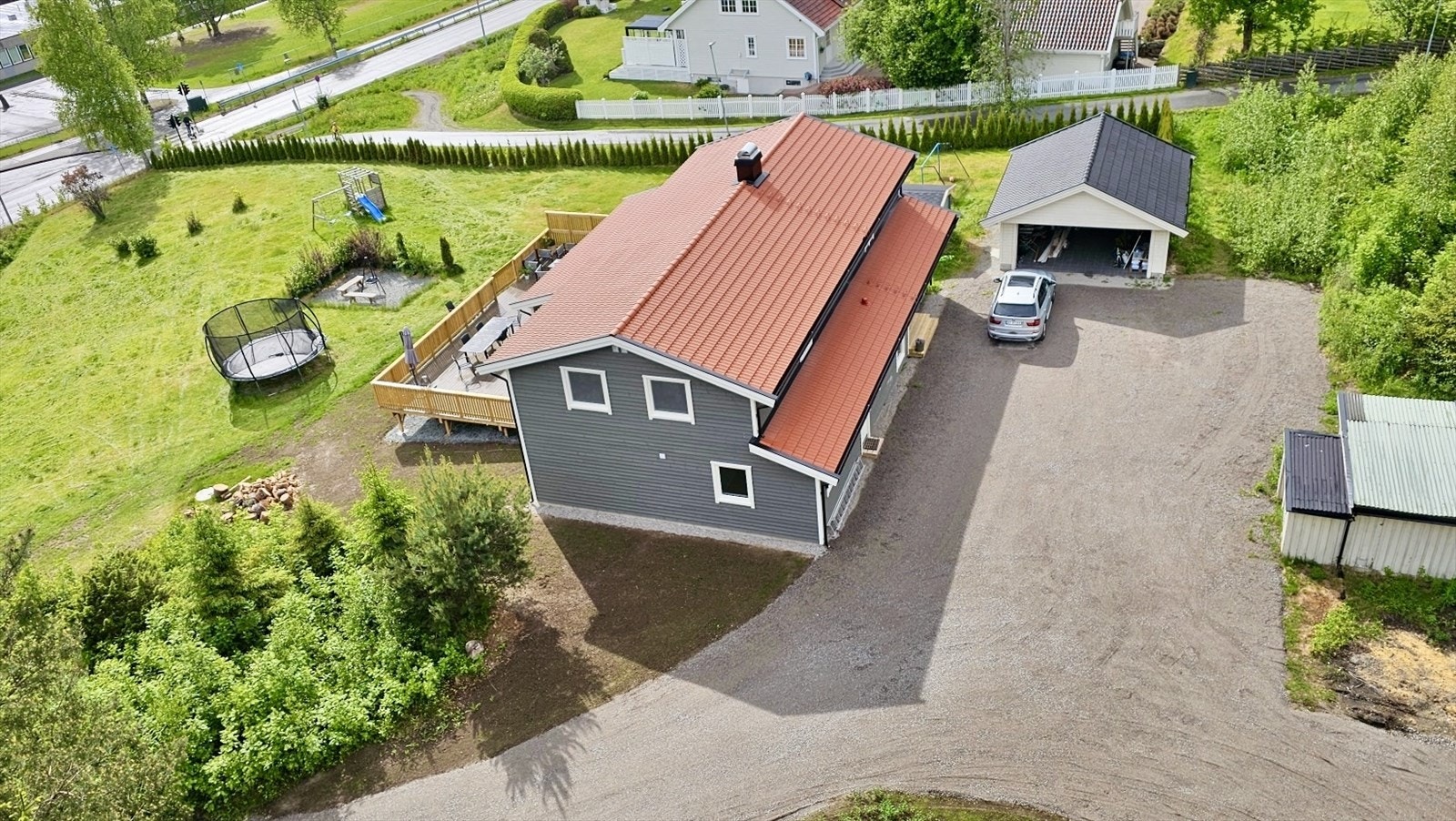 Flott beliggenhet med kort vei til skoler og sentrum Galleribilde