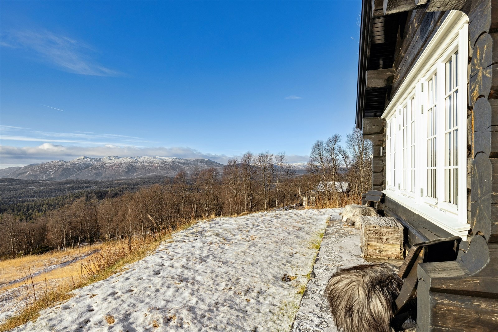 Flott utsikt ut mot Raulandsfjell. Galleribilde