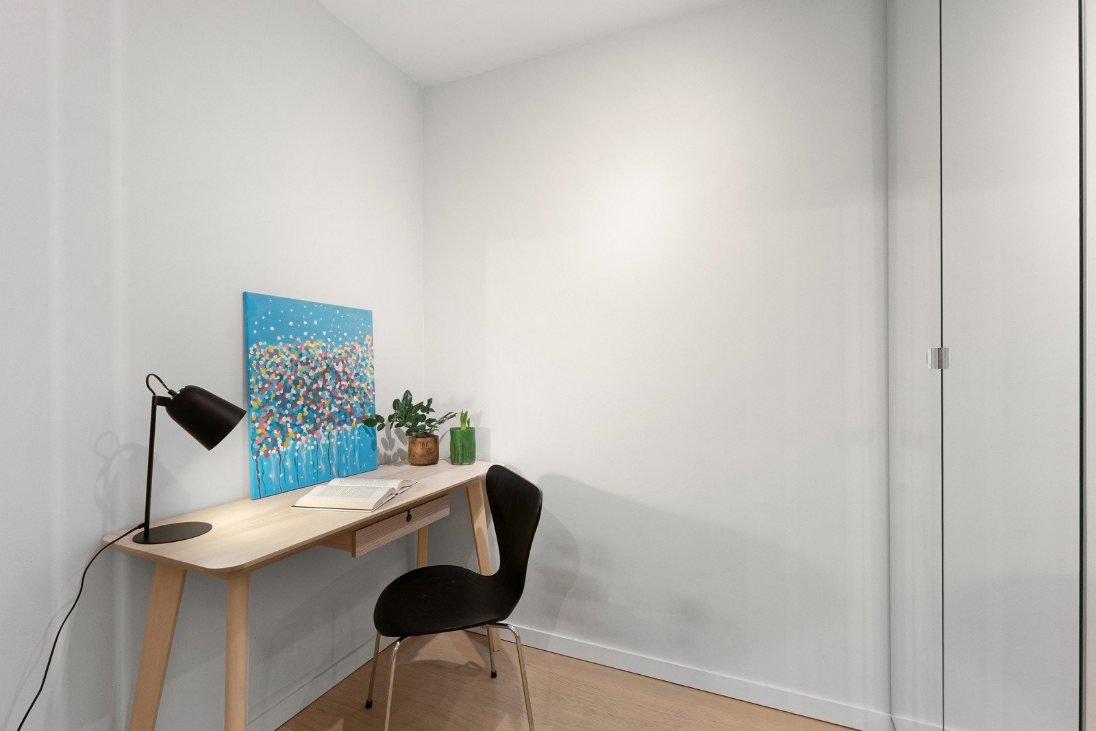 Her kan man enkelt innrede som et hjemmekontor eller etter eget ønske. Galleribilde