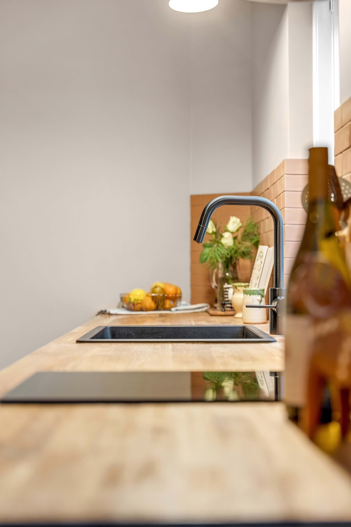 Ett greps blandebatteri og waterguard er montert i 2025. Galleribilde