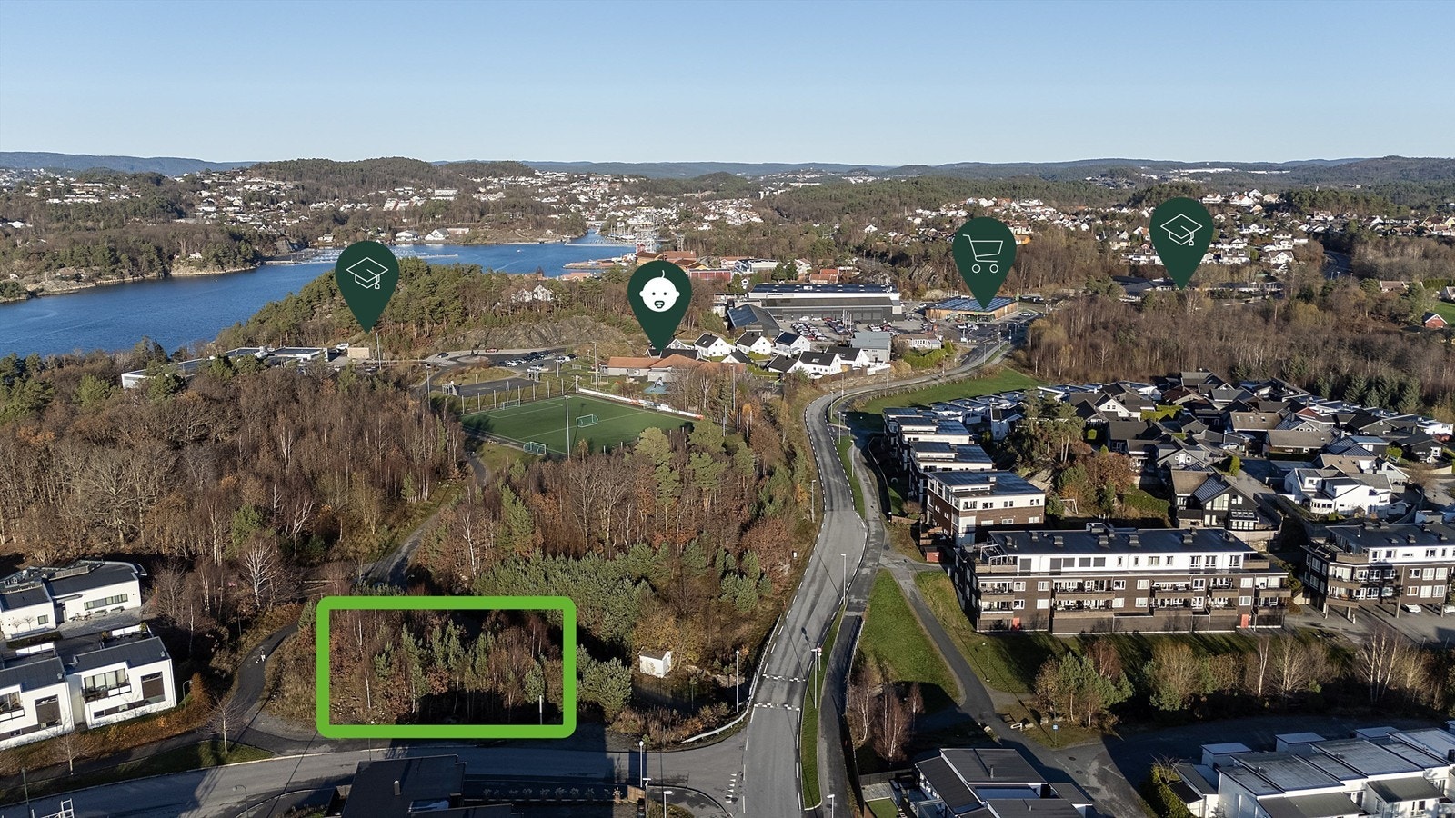 Eiendommen ligger med kort gåavstand til både barnehage, barneskoler og dagligvare Galleribilde