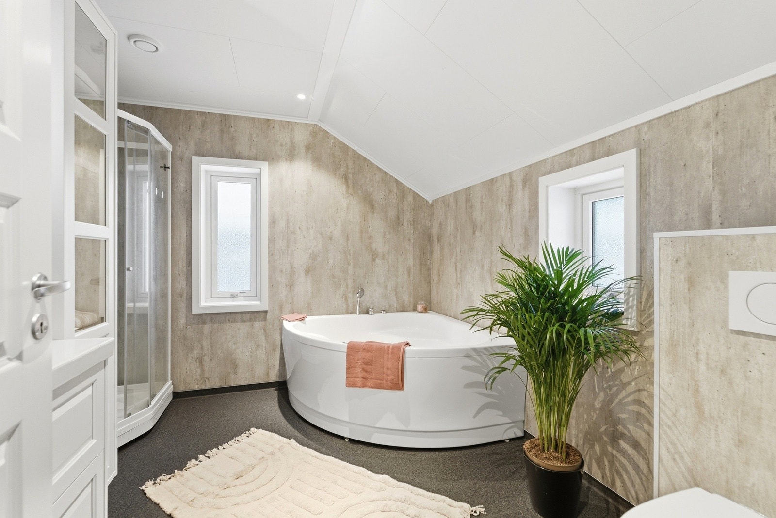 Badet i 2. etasje ble renovert i 2025. Galleribilde