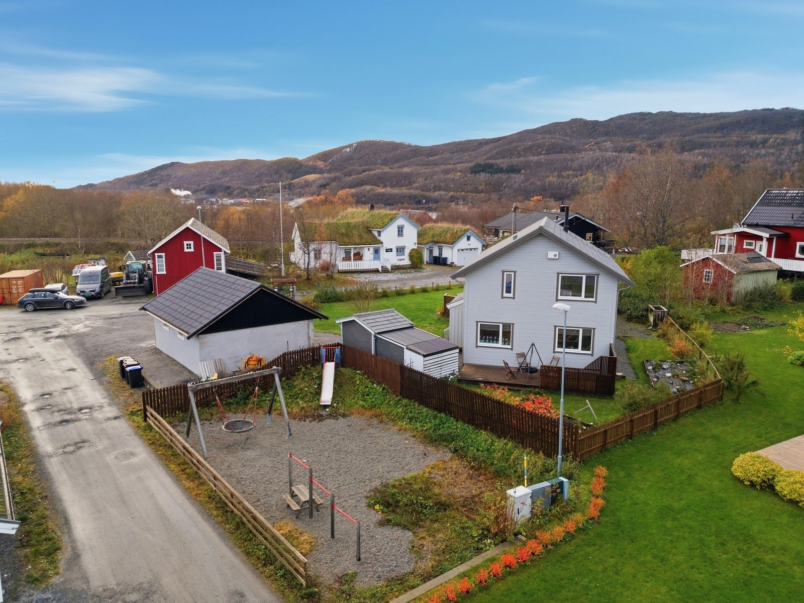 Felles lekeplass på nabotomten! Galleribilde