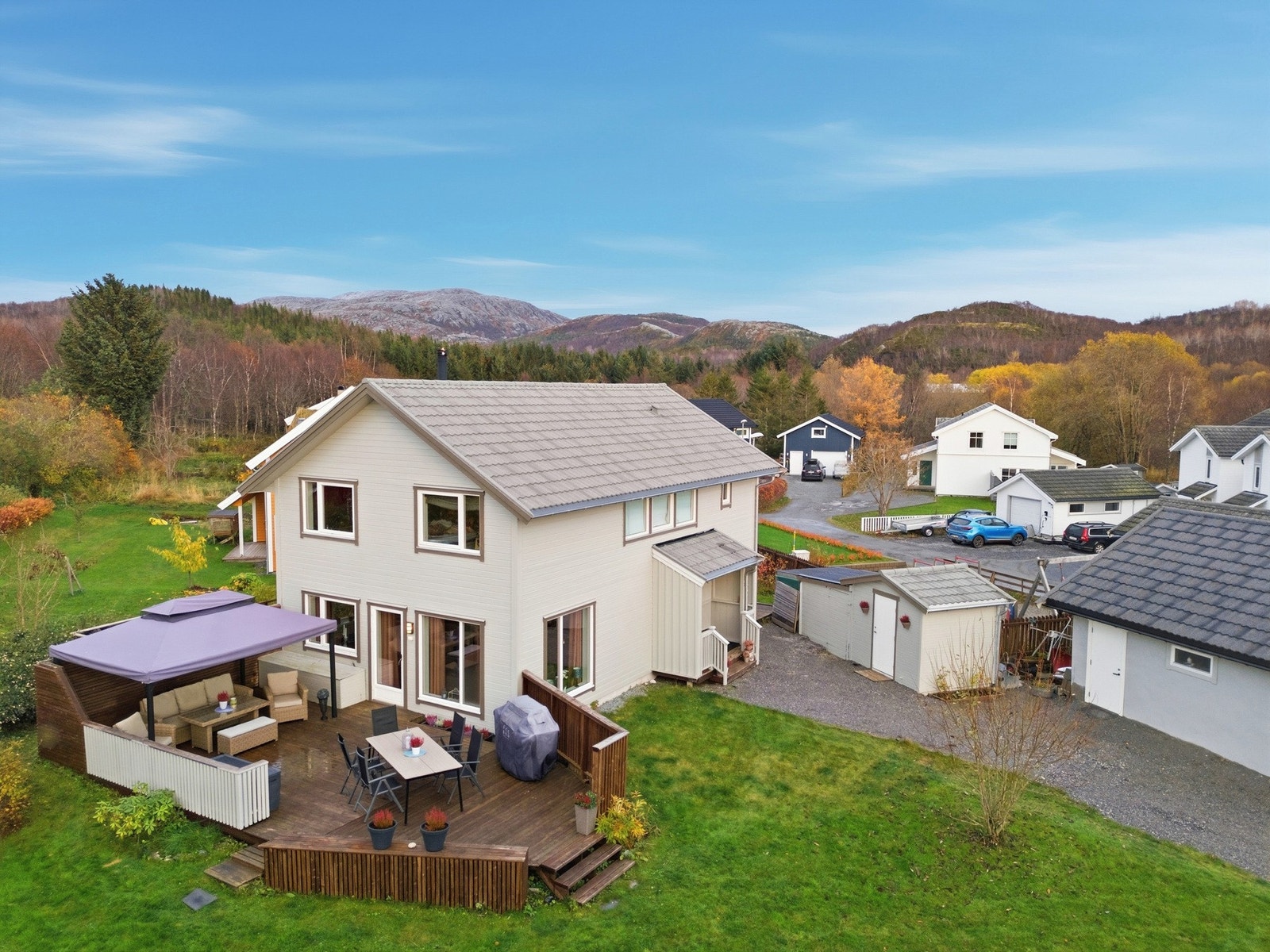 Velkommen til denne flotte eneboligen fra 2014 i Kjerran 14! Galleribilde